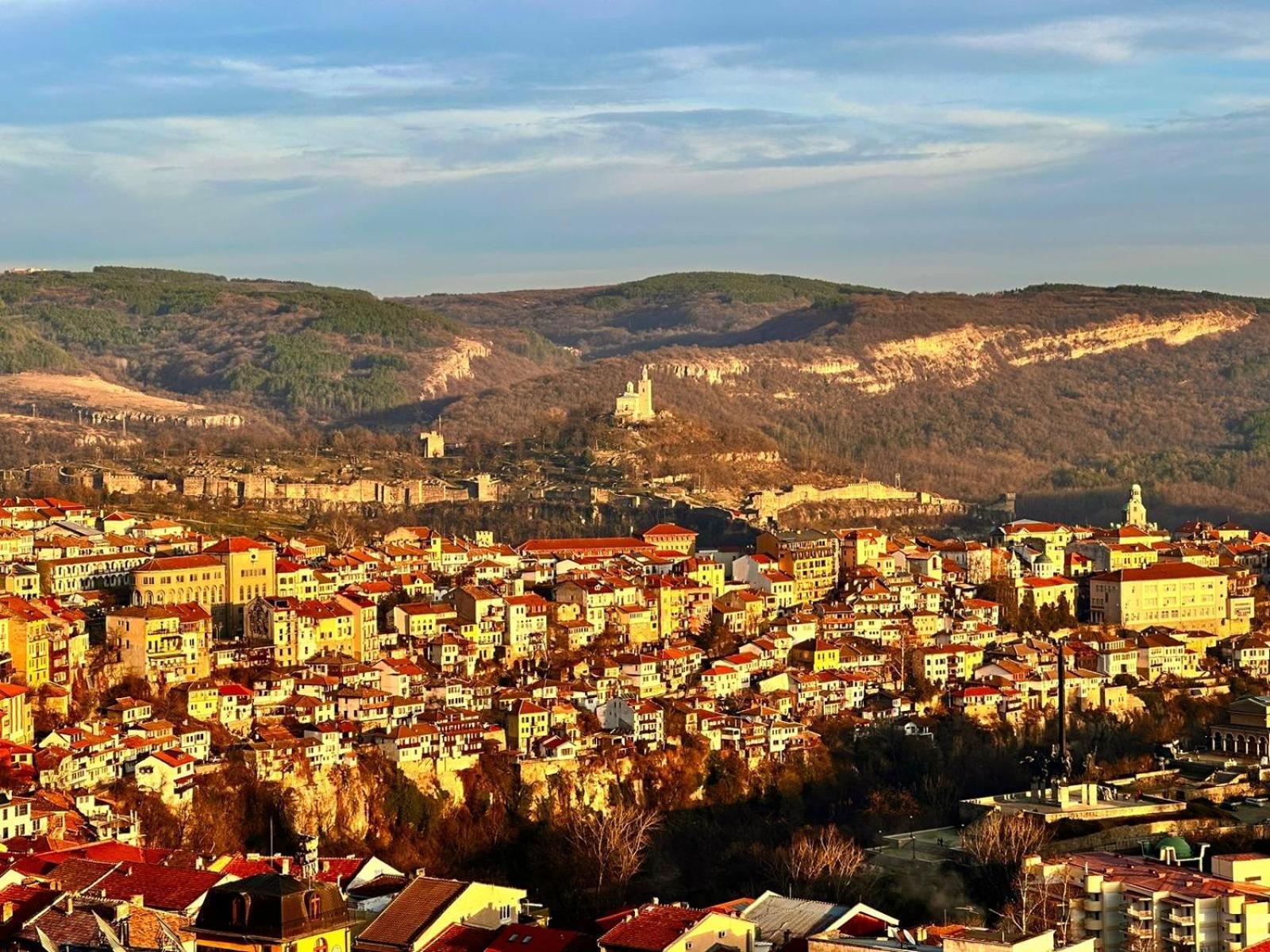 Top Sky View - Studio Panorama Veliko Turnovo Bagian luar foto